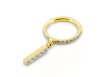 Anello con cerniera in titanio PVD oro con barra pendente 5 Strass