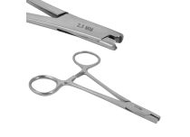 Pinza dermica in acciaio inox da 2,5 mm, lunga 11 cm