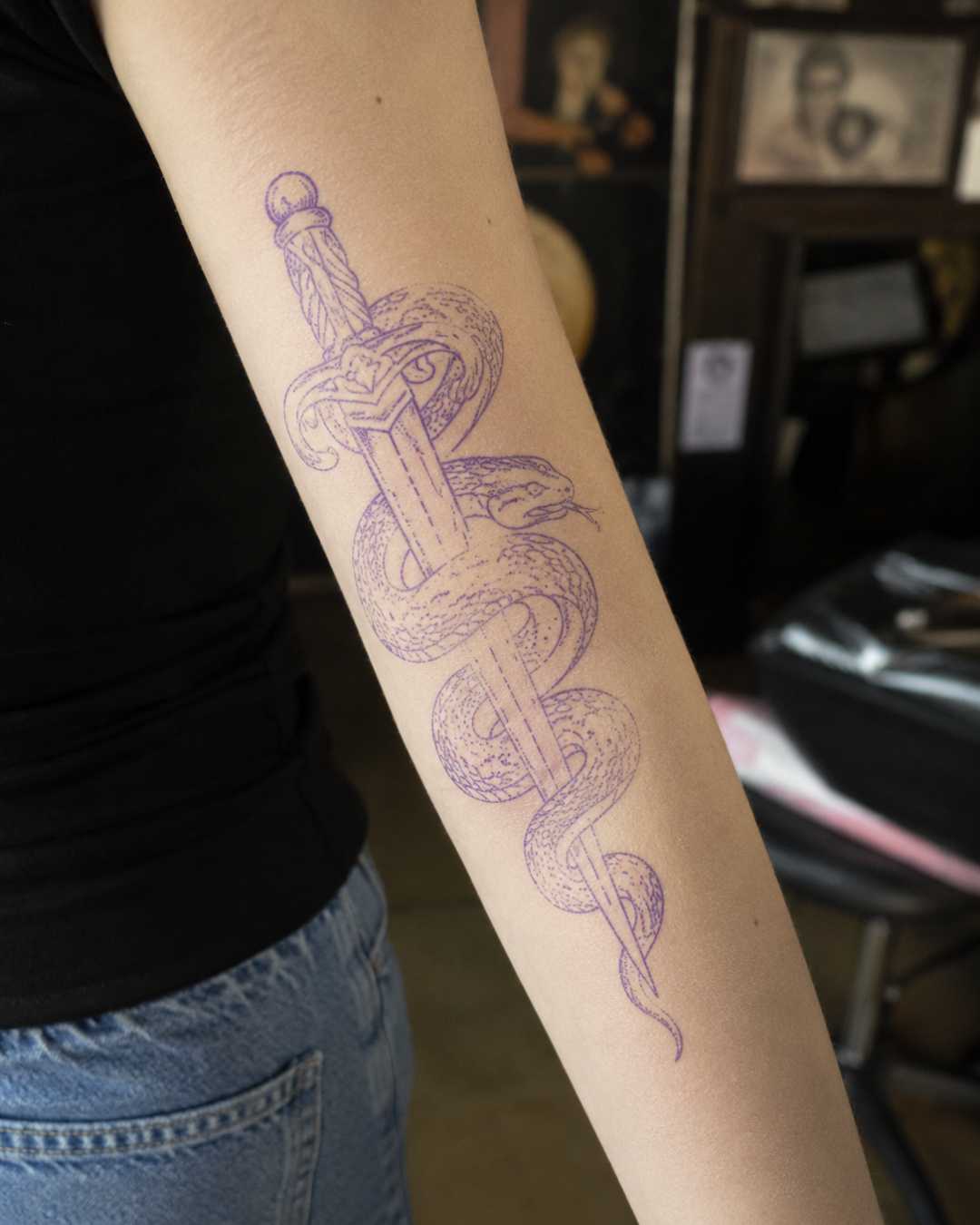 Stencil per tatuaggi applicato sulla pelle